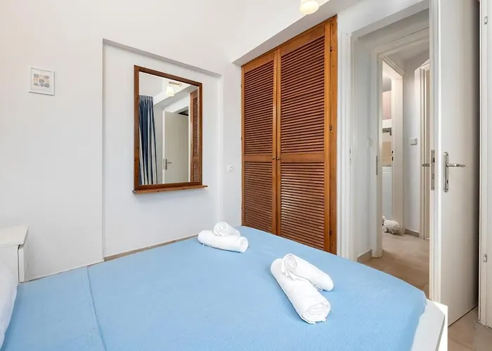 Bay Serenity Apartment